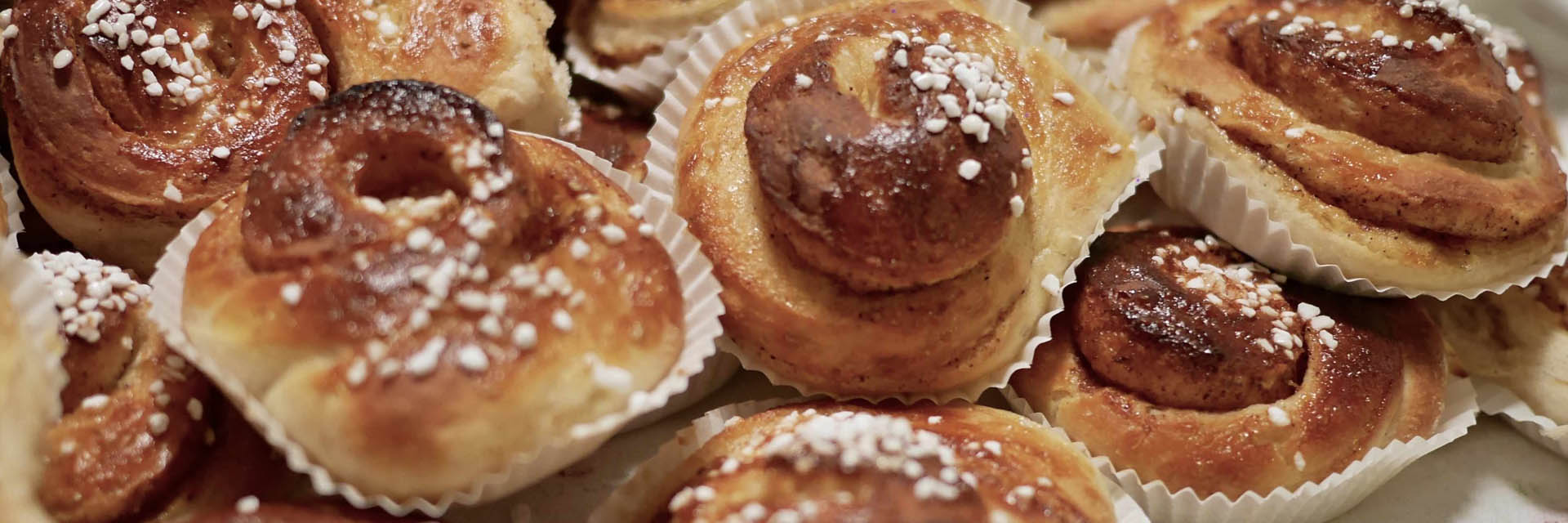 Family trip - bake Swedish cinnamon rolls